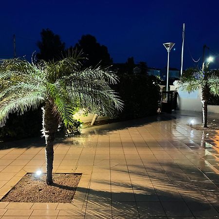 White&Blue Luxury Suites Ялиссос Экстерьер фото