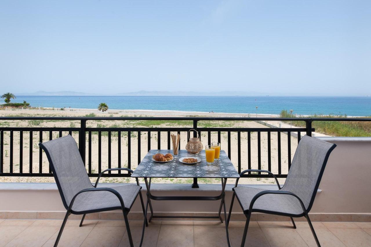 White&Blue Luxury Suites Ялиссос Экстерьер фото