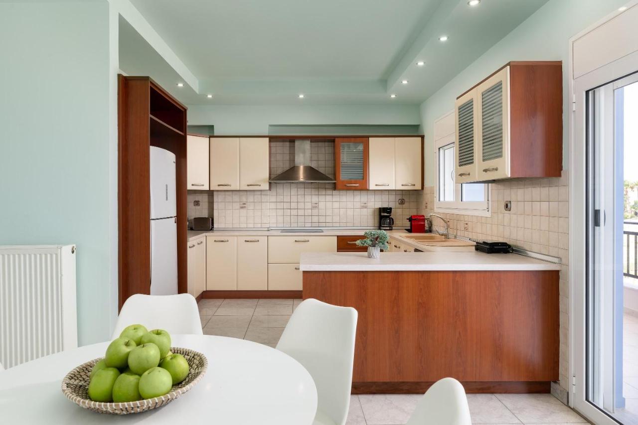 White&Blue Luxury Suites Ялиссос Экстерьер фото