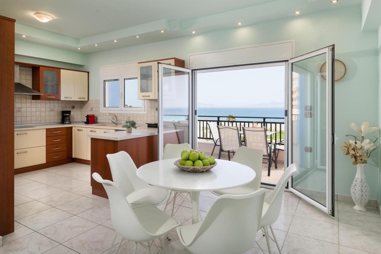 White&Blue Luxury Suites Ялиссос Экстерьер фото