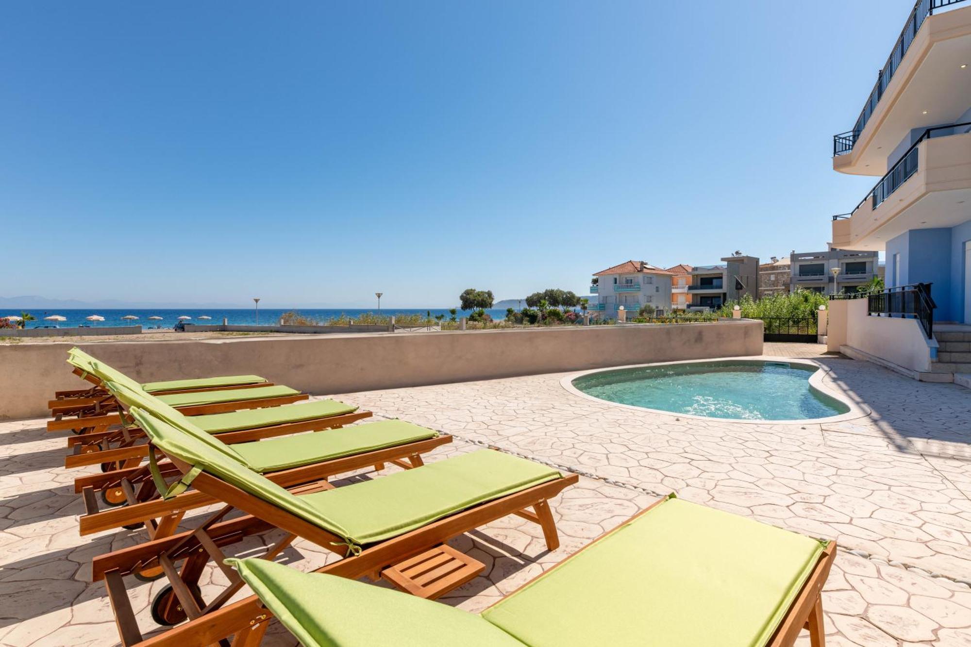 White&Blue Luxury Suites Ялиссос Экстерьер фото