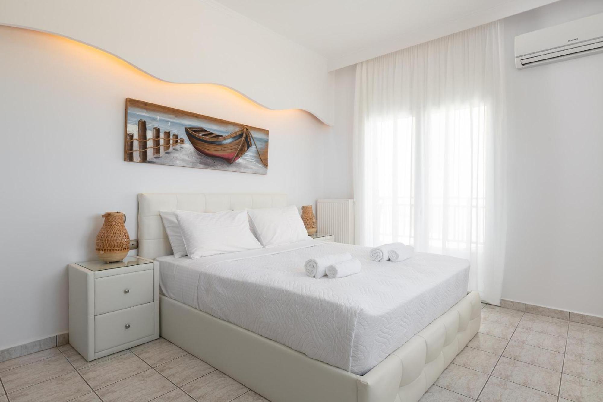 White&Blue Luxury Suites Ялиссос Экстерьер фото