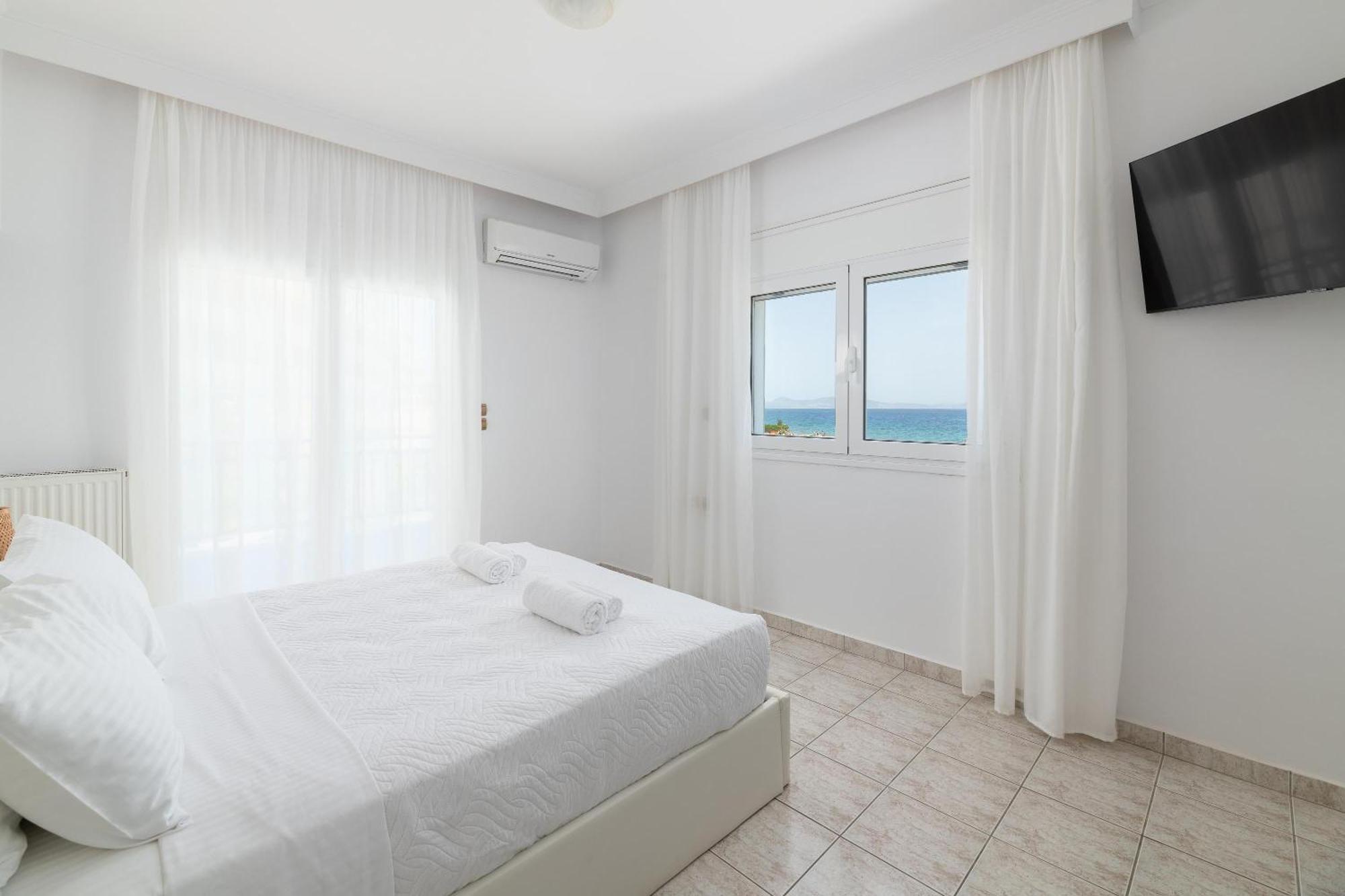 White&Blue Luxury Suites Ялиссос Экстерьер фото