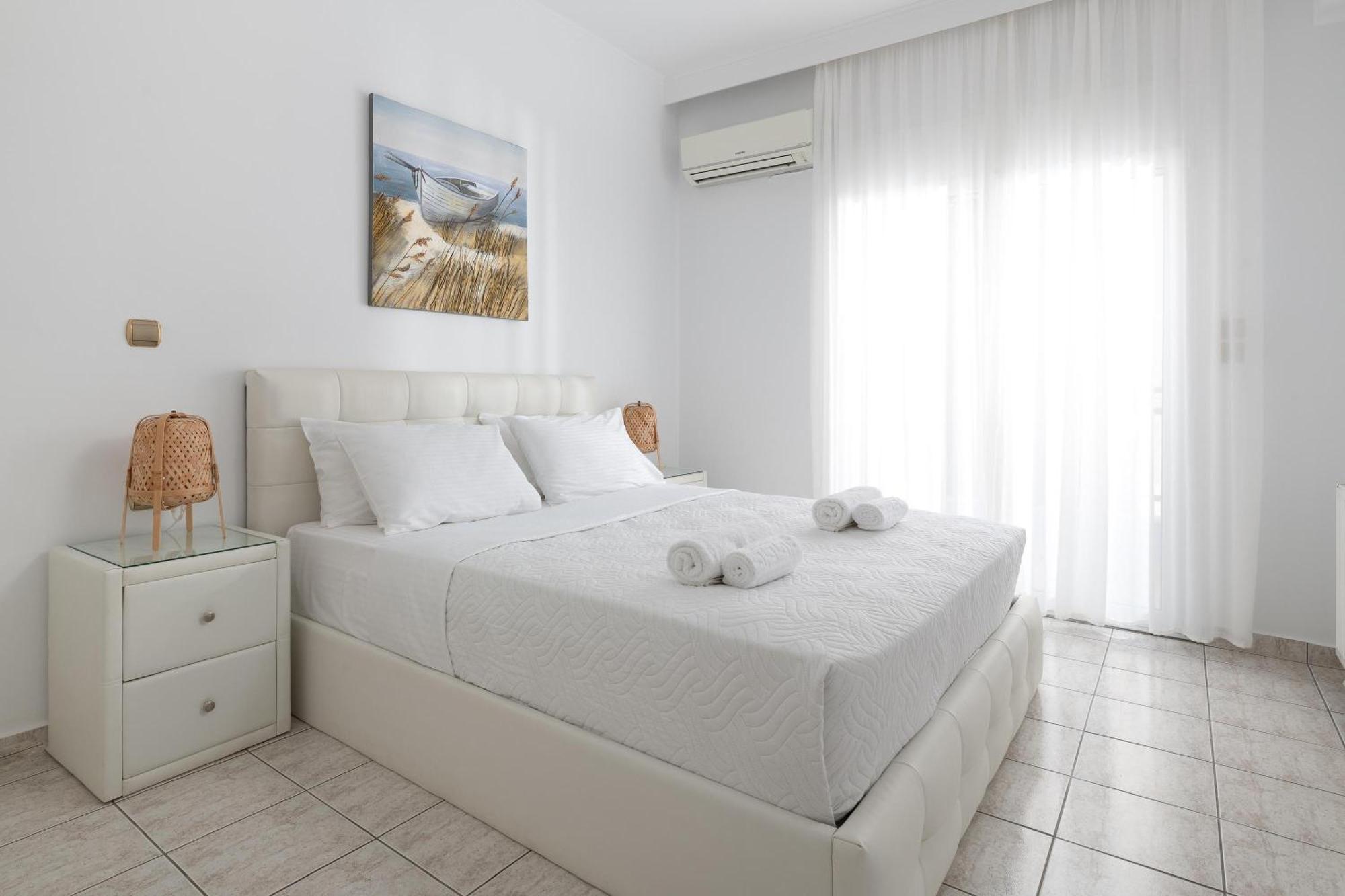 White&Blue Luxury Suites Ялиссос Экстерьер фото