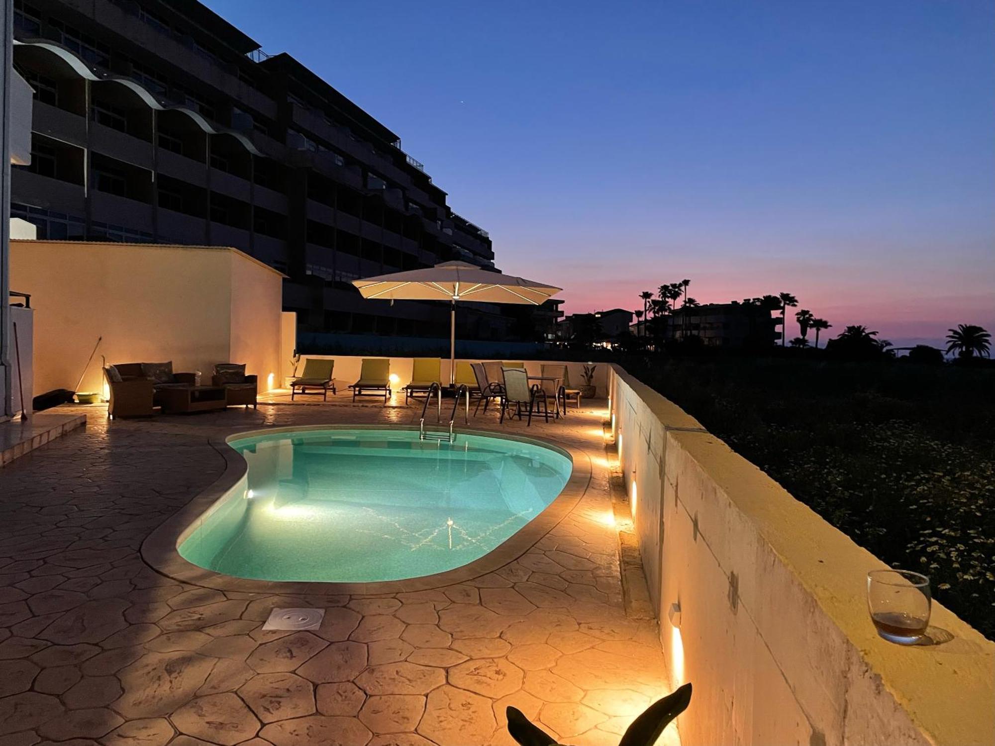White&Blue Luxury Suites Ялиссос Экстерьер фото