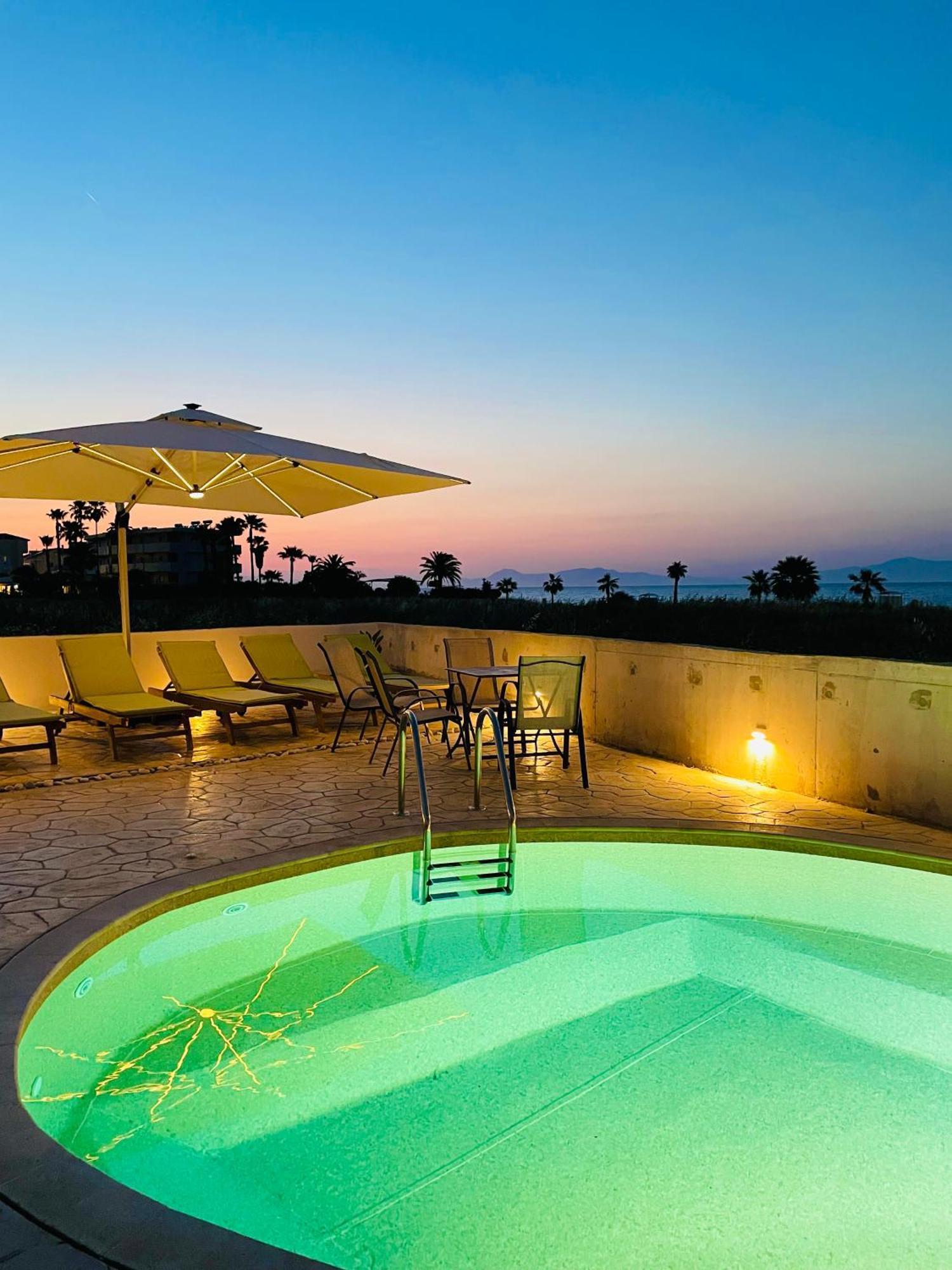 White&Blue Luxury Suites Ялиссос Экстерьер фото